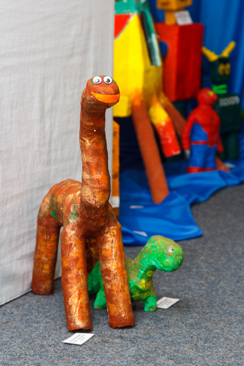 Loodusfotod ja laste skulptuuride näitus Valgas