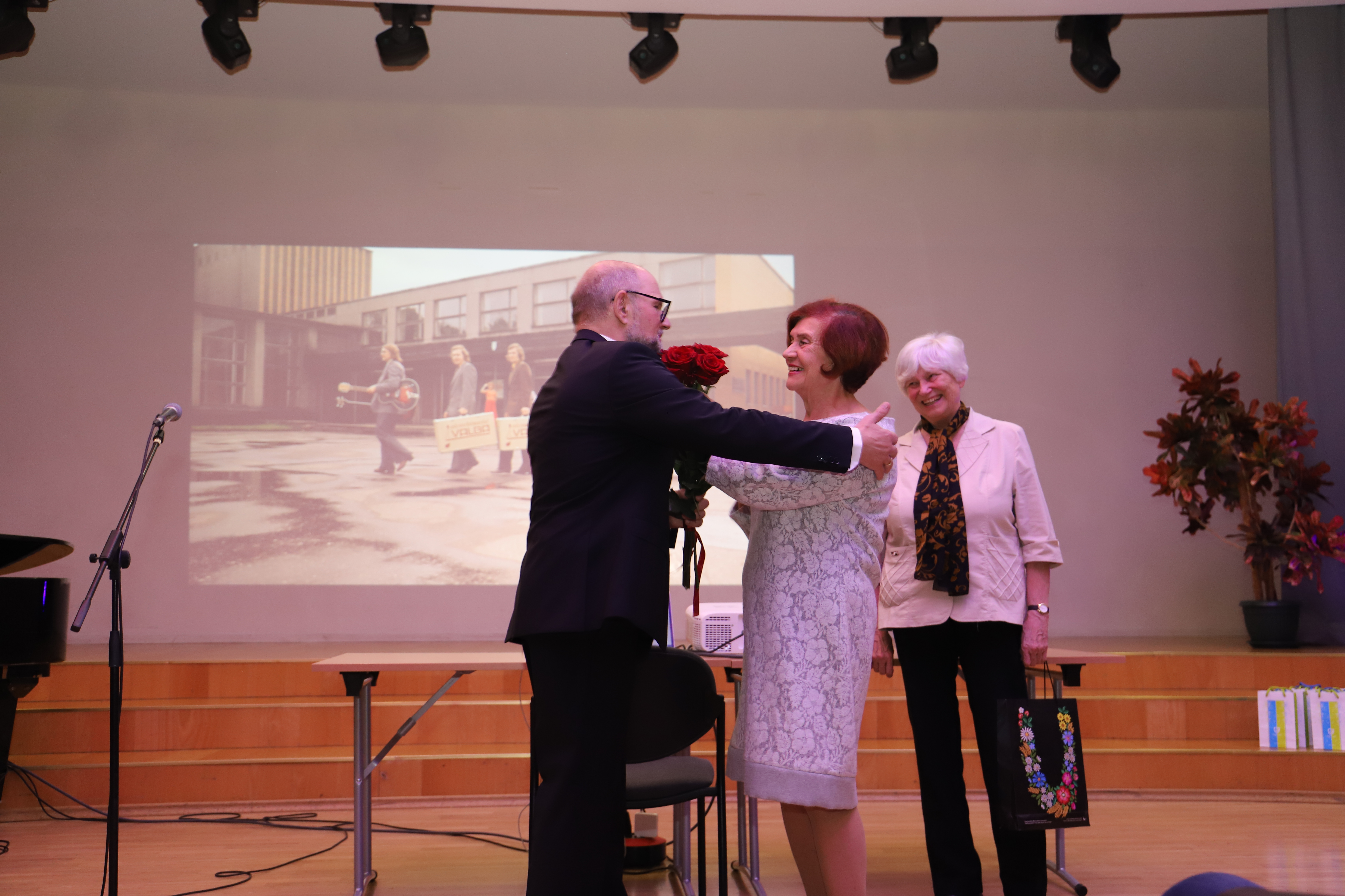 Kodune pidupäevakontsert - Valga Kultuurimaja 55