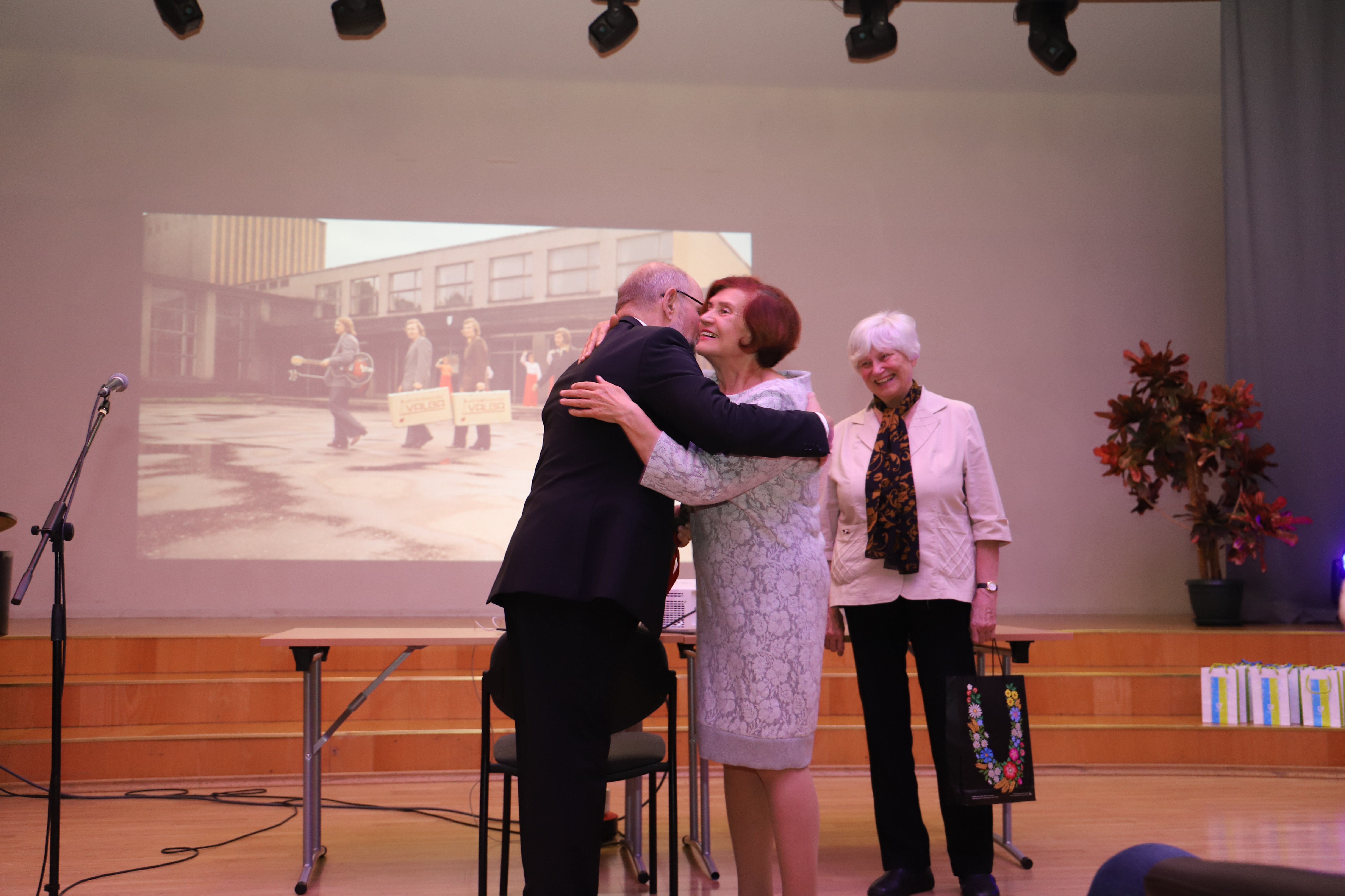 Kodune pidupäevakontsert - Valga Kultuurimaja 55