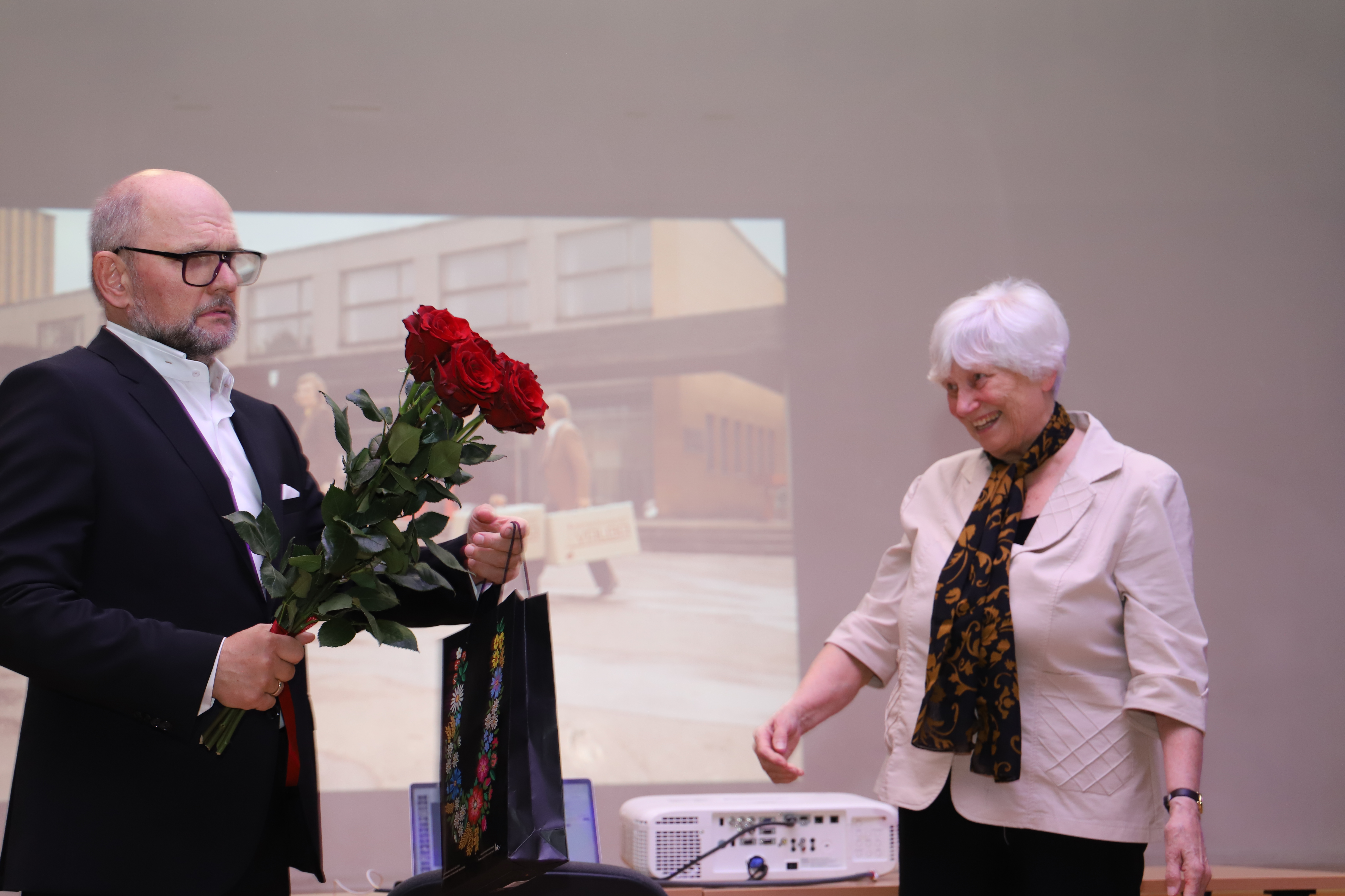 Kodune pidupäevakontsert - Valga Kultuurimaja 55