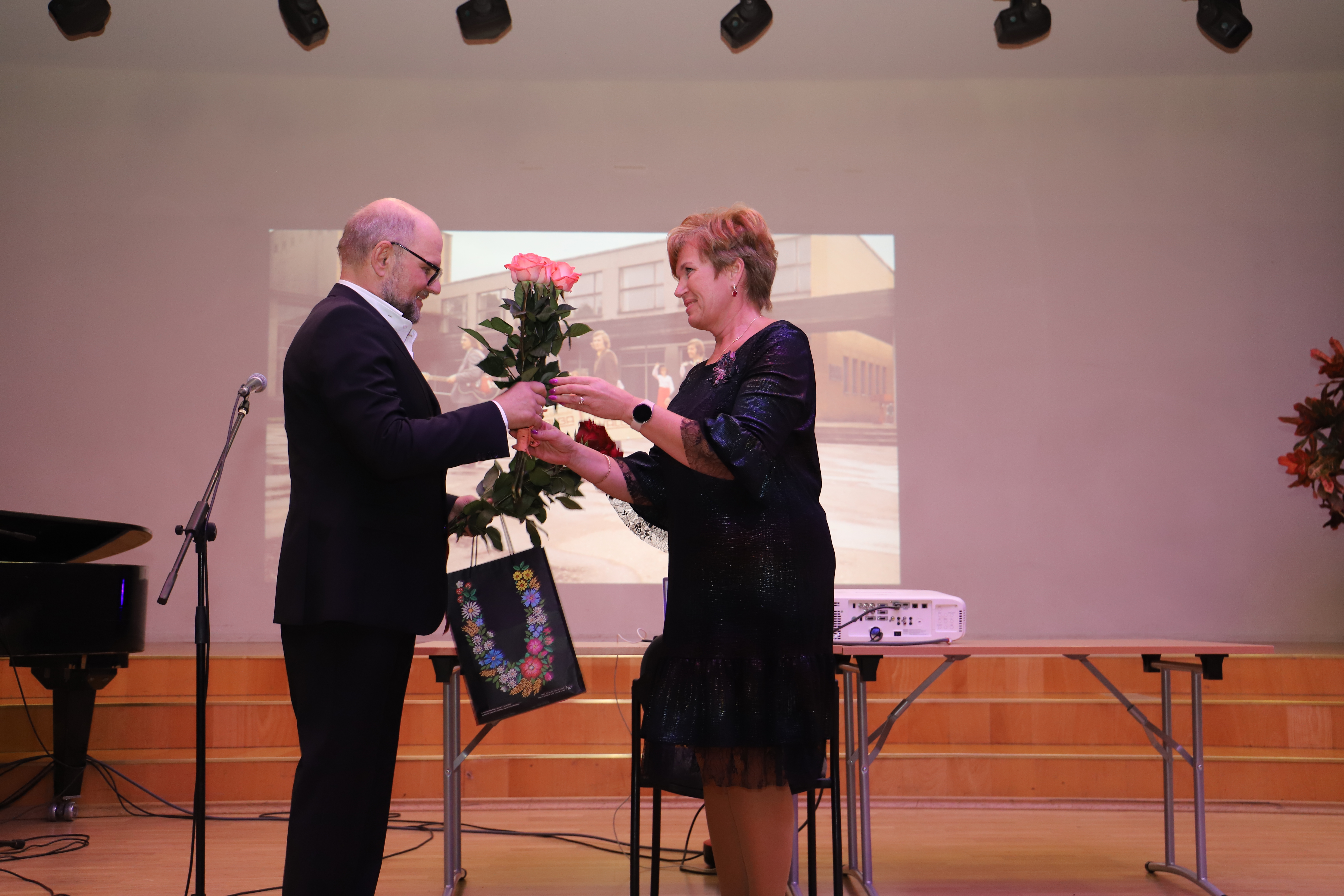 Kodune pidupäevakontsert - Valga Kultuurimaja 55